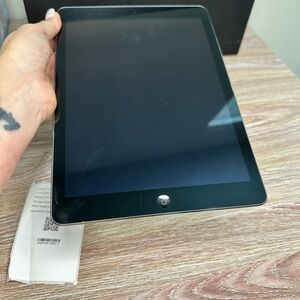 Apple iPad Air Tablet Refurbished see pics for info